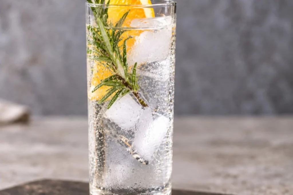 Rosemary Gin & Tonic met rokerige habanero